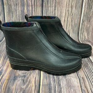 Ladies Ranger Brand Waterproof Chelsea Style Boots W/ Plaid Interior -Size 9